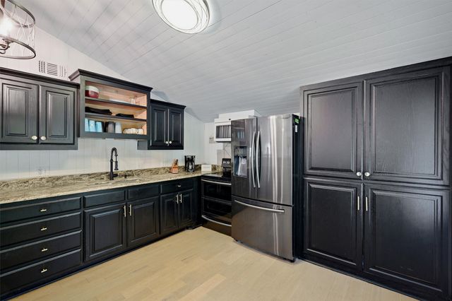 125 Erin Drive, Pottsboro, TX 75076