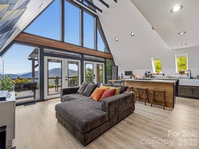 1877 Wilson Cove Road, Canton, NC 28716