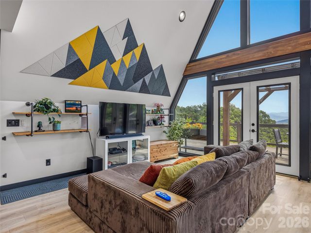 1877 Wilson Cove Road, Canton, NC 28716