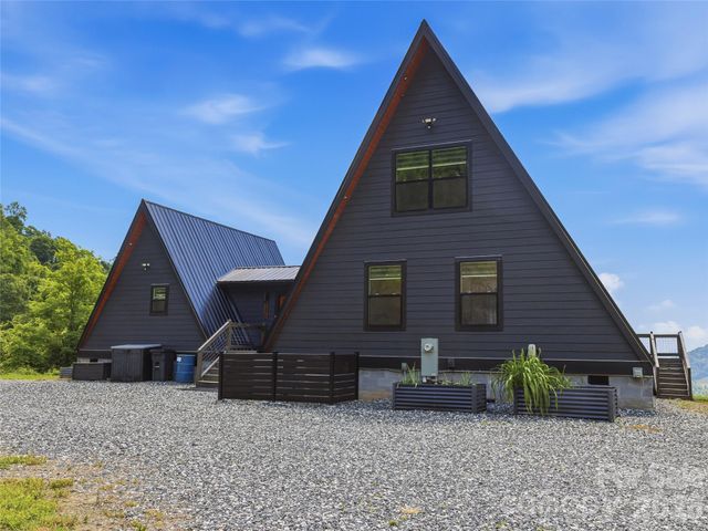 1877 Wilson Cove Road, Canton, NC 28716
