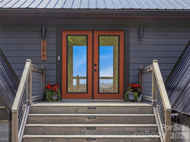 1877 Wilson Cove Road, Canton, NC 28716