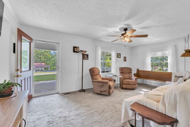 8705 Crossville Hwy, Sparta, TN 38583