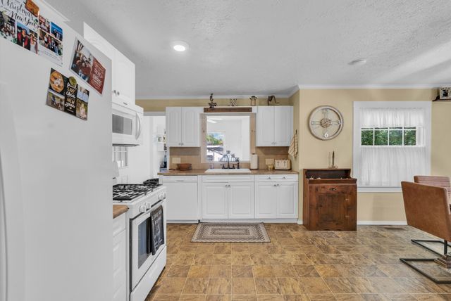 8705 Crossville Hwy, Sparta, TN 38583