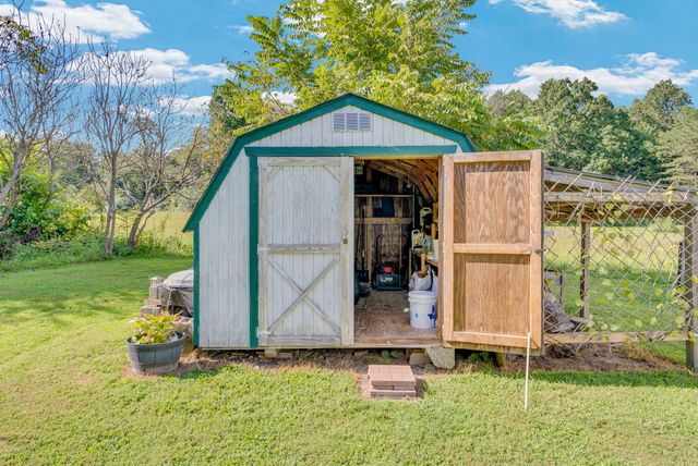 8705 Crossville Hwy, Sparta, TN 38583