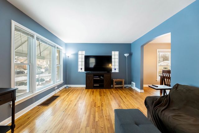 3515 Elmwood Avenue, Berwyn, IL 60402