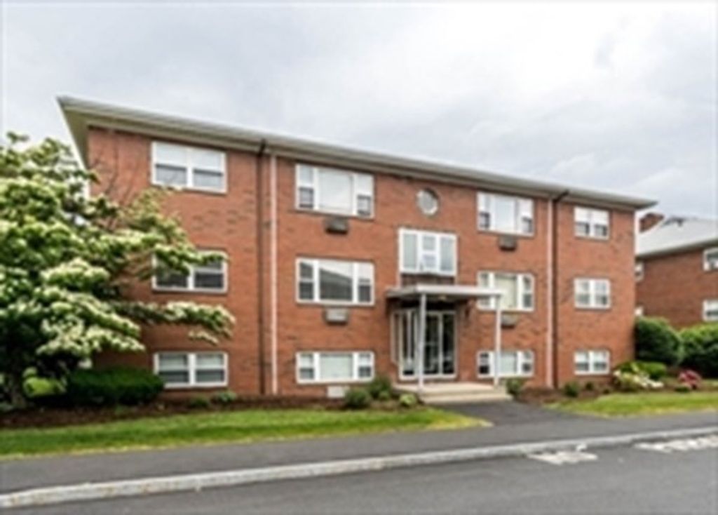 32 Whitman Rd 1-2, Waltham, MA 02453