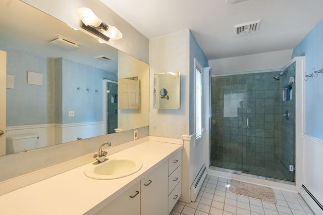39 Stuart Rd, Rochester, MA 02770