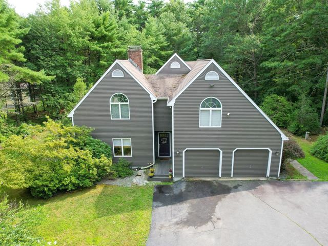 39 Stuart Rd, Rochester, MA 02770