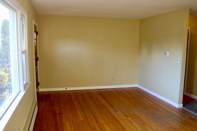 33 Eastern Ave, Deerfield, MA 01373