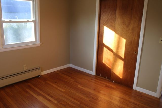 33 Eastern Ave, Deerfield, MA 01373