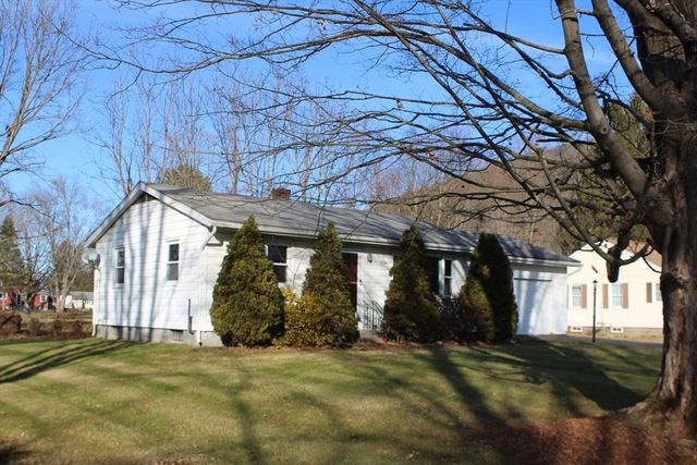 33 Eastern Ave, Deerfield, MA 01373
