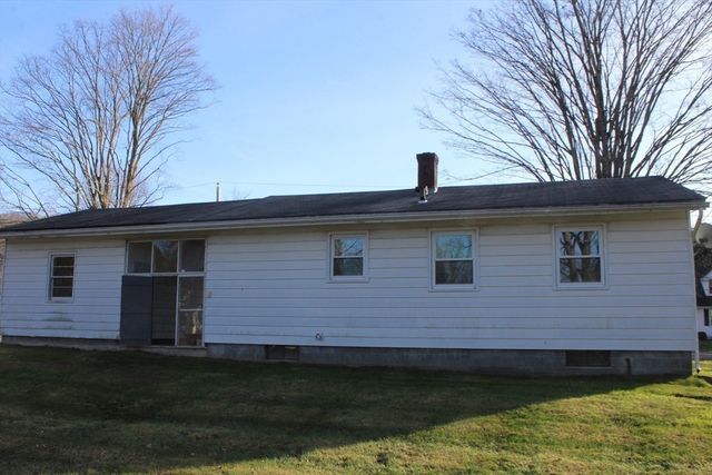 33 Eastern Ave, Deerfield, MA 01373