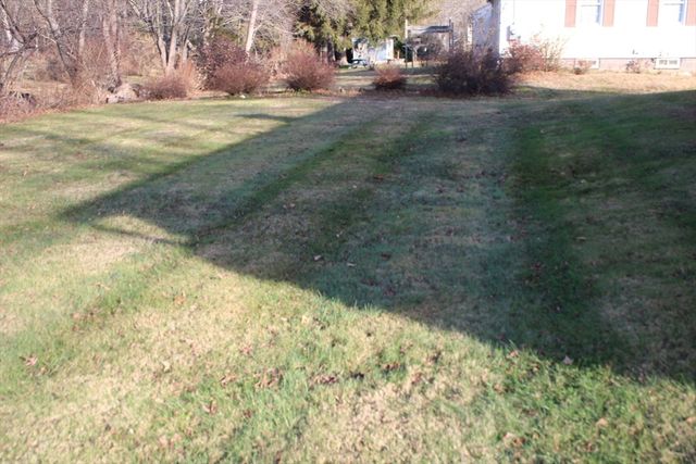 33 Eastern Ave, Deerfield, MA 01373