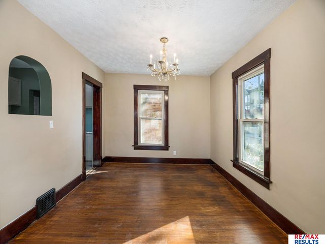 1341 S 27th Street, Omaha, NE 68105