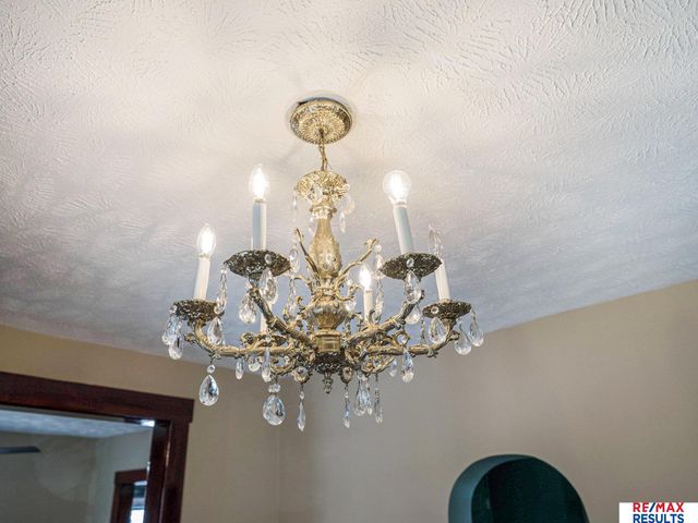 1341 S 27th Street, Omaha, NE 68105