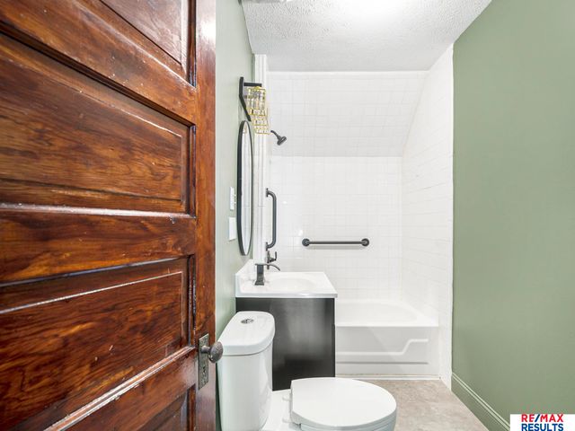 1341 S 27th Street, Omaha, NE 68105