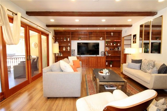 4968 Reforma Road, Woodland Hills (los Angeles), CA 91364