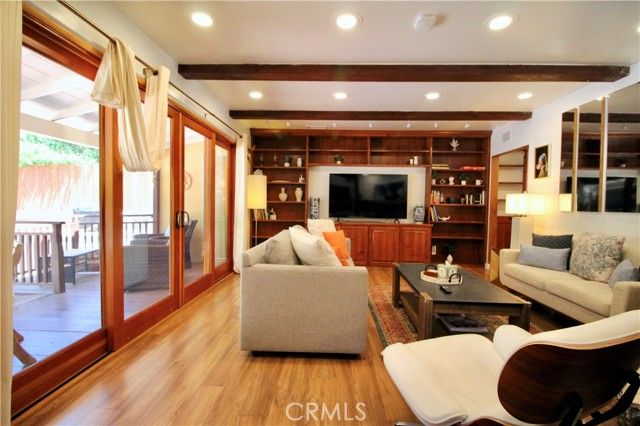 4968 Reforma Road, Woodland Hills (los Angeles), CA 91364