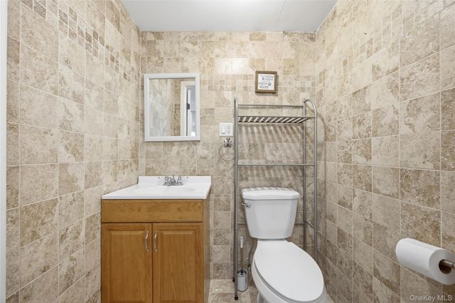 147 Ruth Street, West Islip, NY 11795