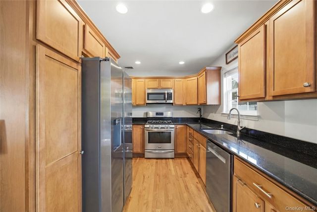 147 Ruth Street, West Islip, NY 11795