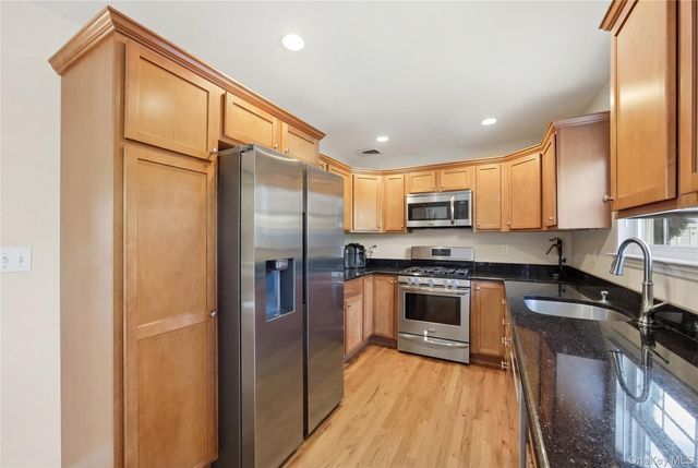 147 Ruth Street, West Islip, NY 11795