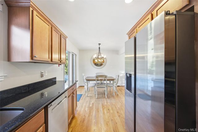 147 Ruth Street, West Islip, NY 11795