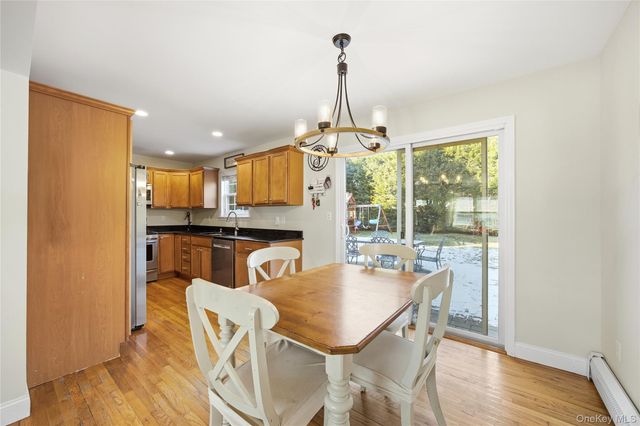 147 Ruth Street, West Islip, NY 11795