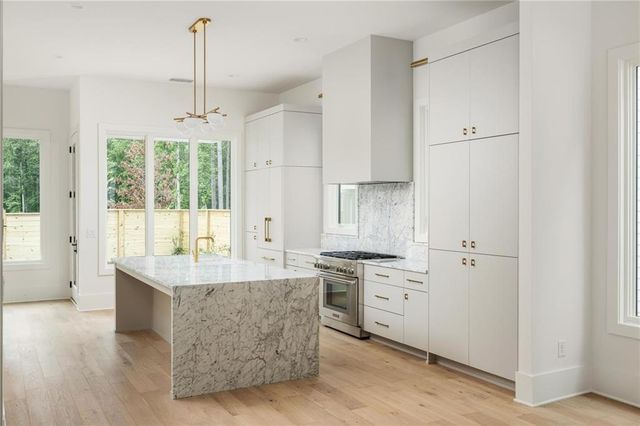 11560 Serenbe Lane, Chattahoochee Hills, GA 30268