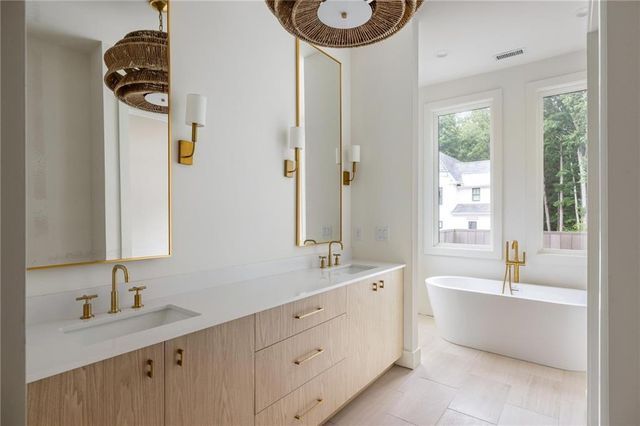 11560 Serenbe Lane, Chattahoochee Hills, GA 30268