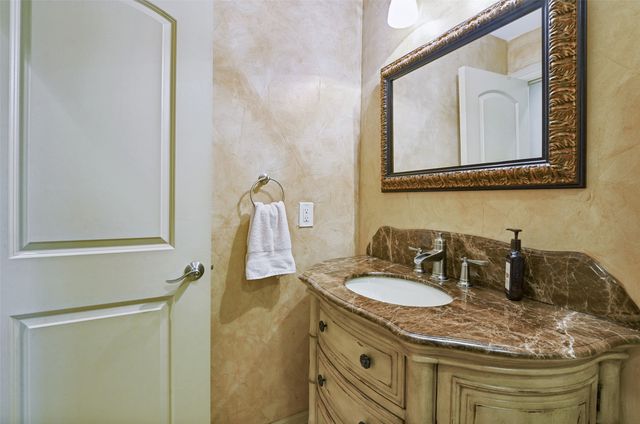 1632 Banbury Lane, Carrollton, TX 75006