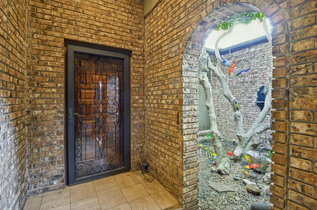 1632 Banbury Lane, Carrollton, TX 75006