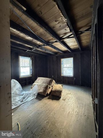 100 MEADE ST, Tyrone, PA 16686