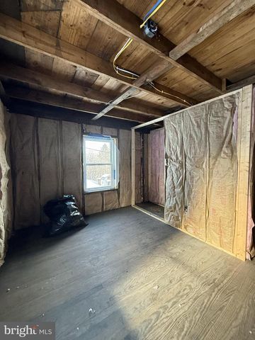 100 MEADE ST, Tyrone, PA 16686