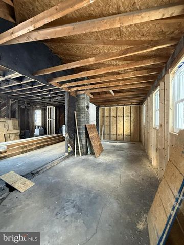 100 MEADE ST, Tyrone, PA 16686