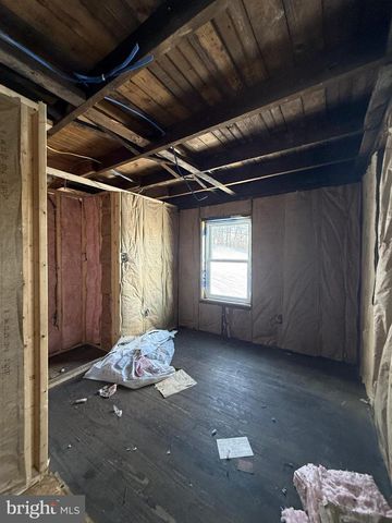 100 MEADE ST, Tyrone, PA 16686