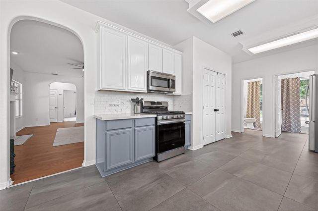 7411 Stonesfield Place, Spring, TX 77389