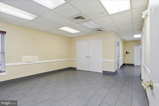 10343 DEMOCRACY LN, Fairfax, VA 22030