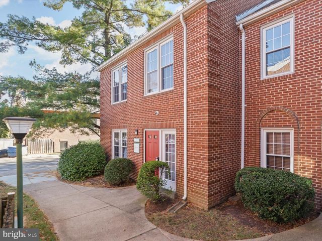 10343 DEMOCRACY LN, Fairfax, VA 22030