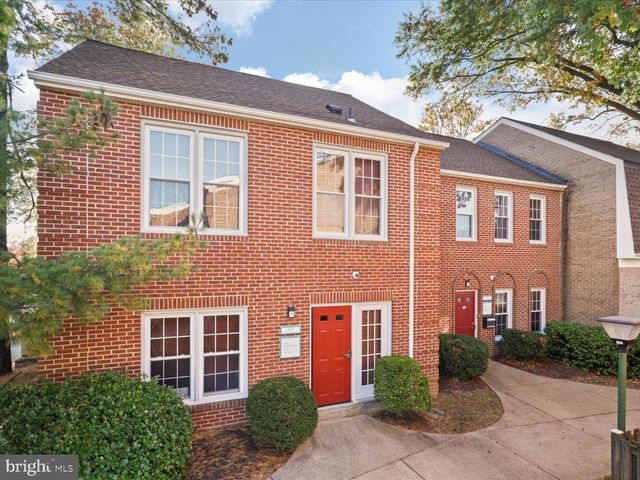 10343 DEMOCRACY LN, Fairfax, VA 22030