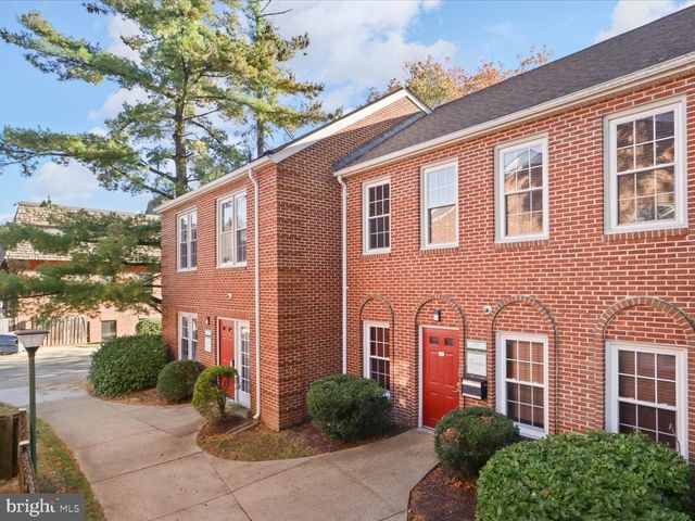 10343 DEMOCRACY LN, Fairfax, VA 22030