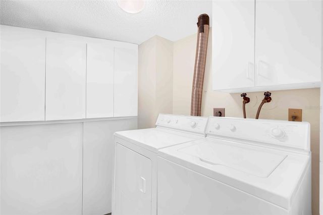 8764 MIDNIGHT PASS ROAD A202, Sarasota, FL 34242