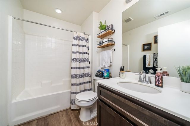 14975 S Highland Avenue 44, Fontana, CA 92336