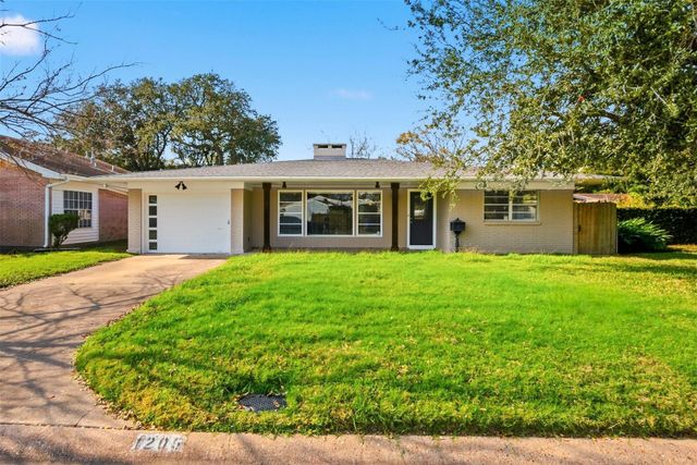 1205 Marine Drive, Galveston, TX 77550