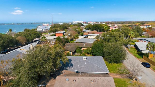1205 Marine Drive, Galveston, TX 77550