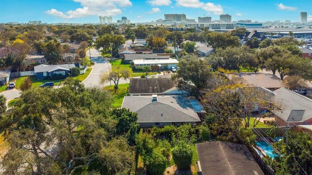 1205 Marine Drive, Galveston, TX 77550