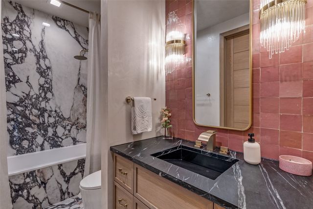 7552 Baxtershire Drive, Dallas, TX 75230