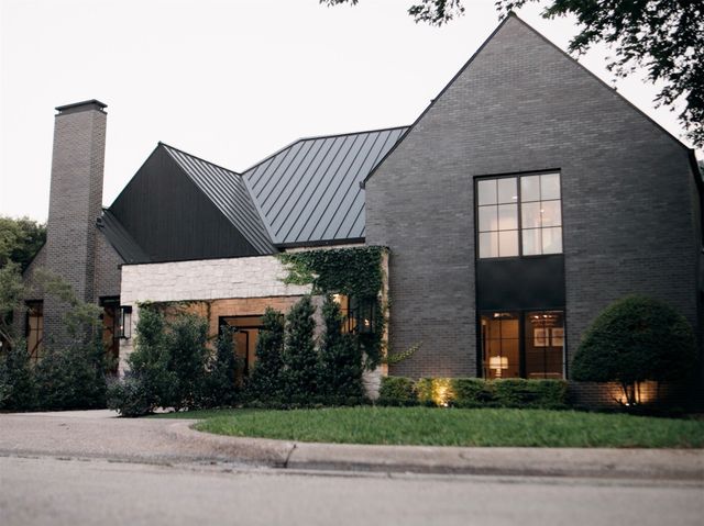 7552 Baxtershire Drive, Dallas, TX 75230