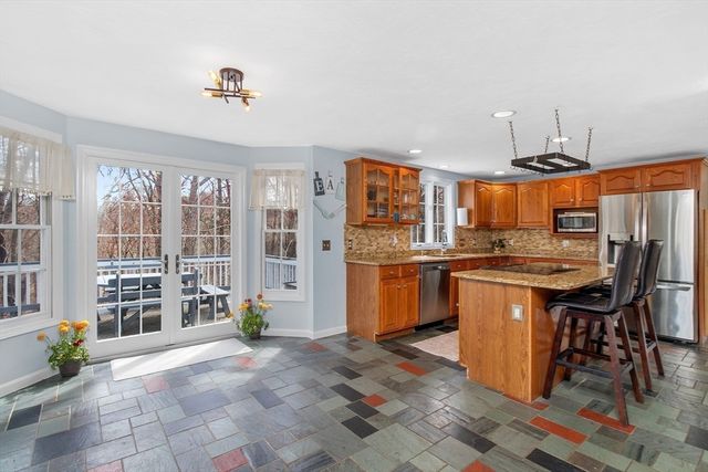 60 Kristin Ct., Northbridge, MA 01534