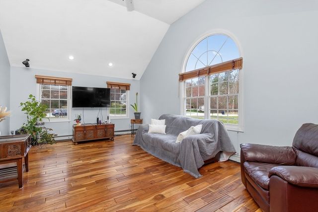 60 Kristin Ct., Northbridge, MA 01534