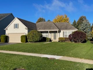 296 W Prairie Walk Lane, Round Lake, IL 60073